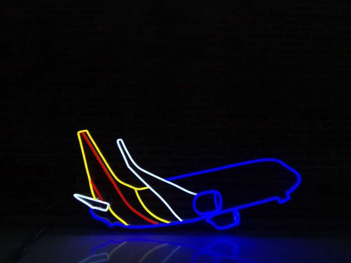 Aero Plane Emoji Neon Sign – Travel Inspired LED Wall Light for Home & Office - Image 3